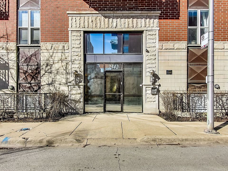 1st image of 2342 W Bloomingdale Ave APT 405