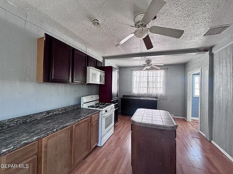 14565 Hendrik Dr #B — Photo 8