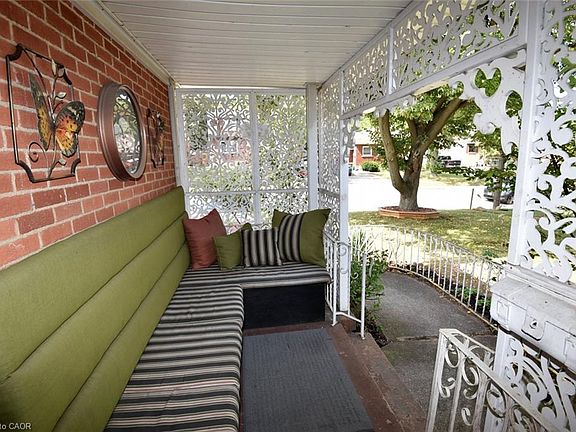 3rd image of 279 Rosedale Ave
