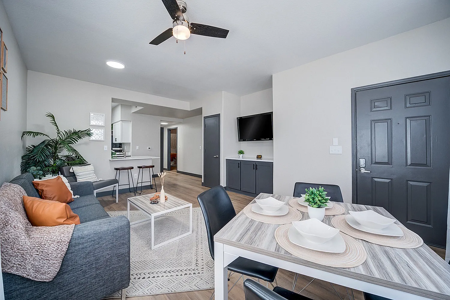 Gateway at Tempe - Lease by the bed — Photo 3