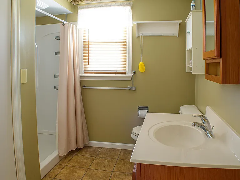 1160 Forest Hill Rd — Photo 4