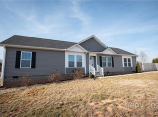 115 Grasslands Dr, Mooresville, NC 28115