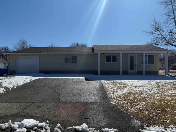 704 B Ave, Grundy Center, IA 50638