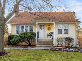 628 Davis Ter, Glen Ellyn, IL