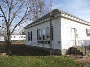 209 W North 2nd St, Laplace, IL 61936