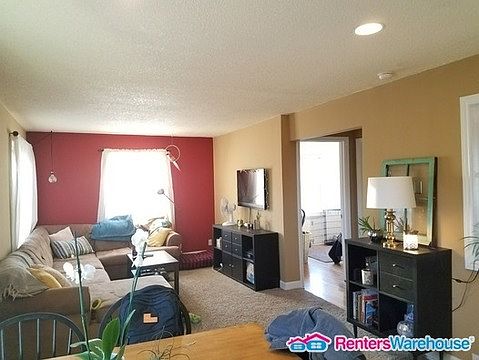 3rd image of 59 Logan Ave W