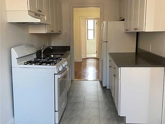 3rd image of 14430 35th Ave APT B61
