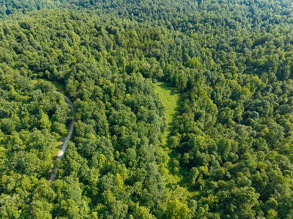 500 Clay Camp Rd, Hitchins, KY 41146