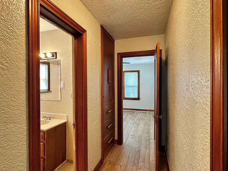 1506 NW Arlington Ave — Photo 16