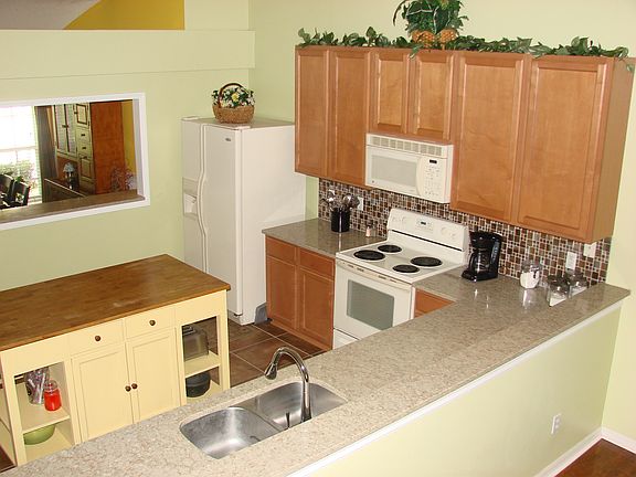 4th image of 2435 Abbey Ave