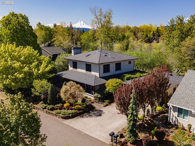 1st image of 570 Toms Dr