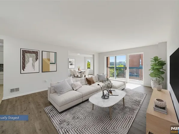 403 Livingston Court #N403, Edgewater, NJ 07020