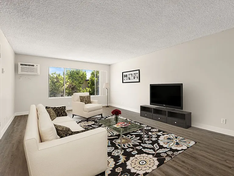 Parthenia Terrace Apartments — Photo 5