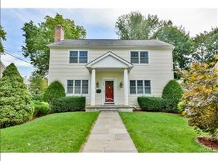 35 John Alden Rd, New Rochelle, NY 10801