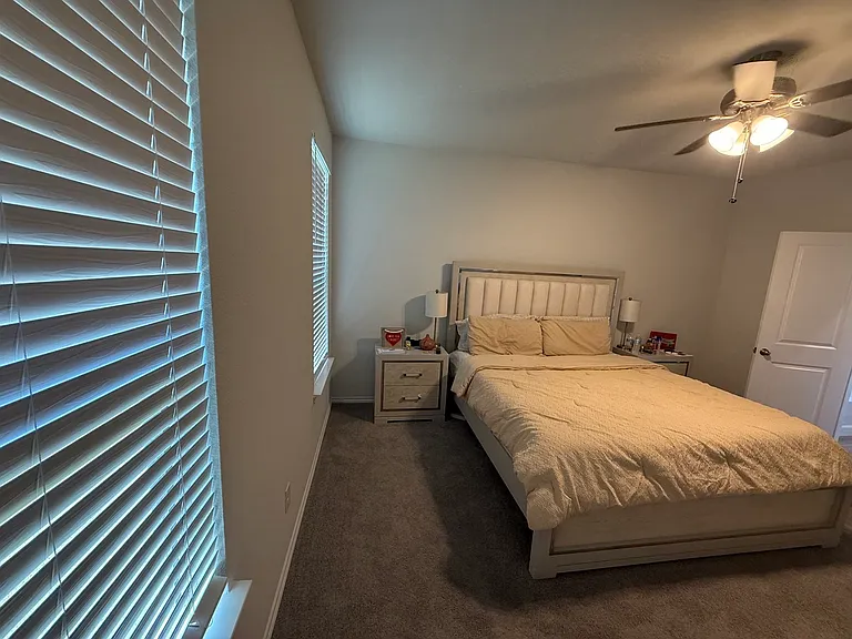 932 Crockett St — Photo 24