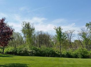 2389 Parkview Dr, Grove City, OH
