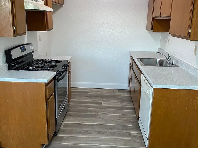 14103 Cerise Ave — Photo 6