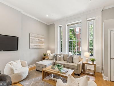 4 Governors Ct, Philadelphia, PA, 19146