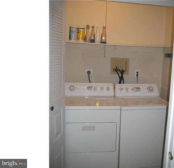 205 Bernard Ct — Photo 17
