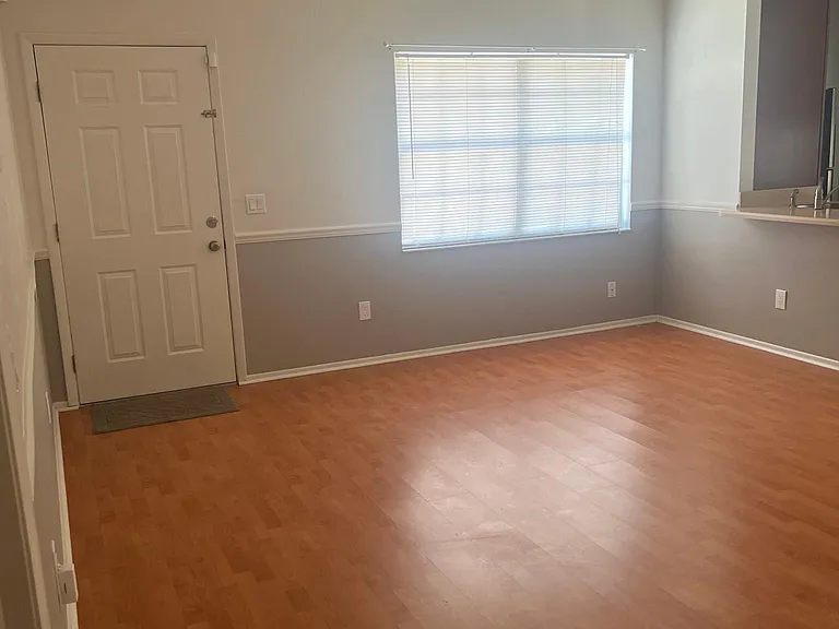 2314 E Crystal Lake Ave — Photo 6