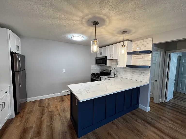 124 Vernon St — Photo 3
