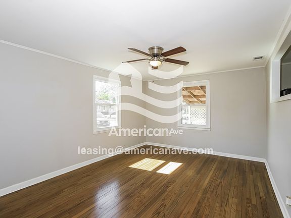 22126_004_wm_-_living_room_13568172.jpg