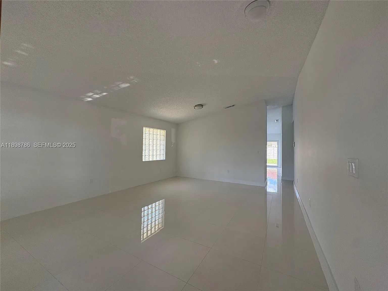 $3,800 14845 Sw 36th Ter Miami, Fl 33185 — Photo 2