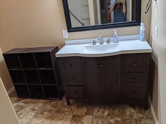 Bathroom vanity
