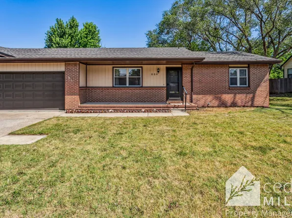604 W 3rd St, Andover, KS 67002