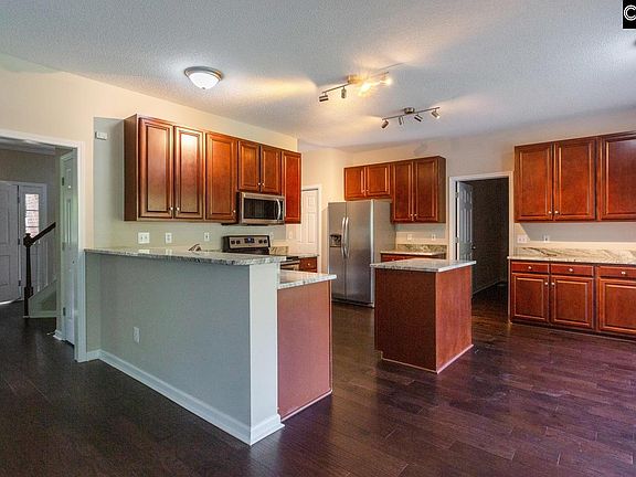 5th image of 49 Groves Wood Ct