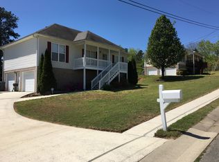 28 Greenleaf Ln, Trussville, AL 35173