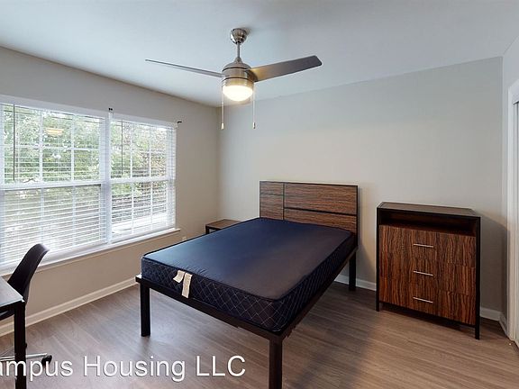5th image of 636 Eugenia St