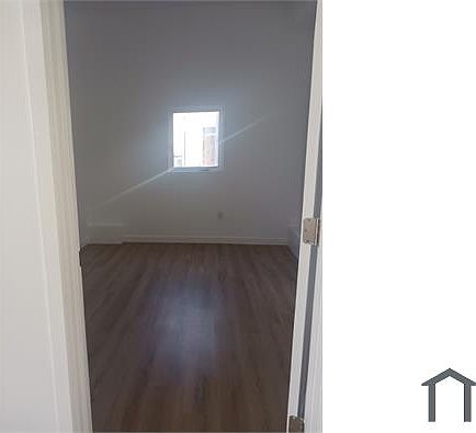 3rd image of 1516 W Florence Ave #3