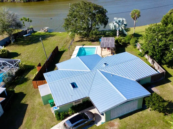 886 Schumann Drive, Sebastian, FL 32958