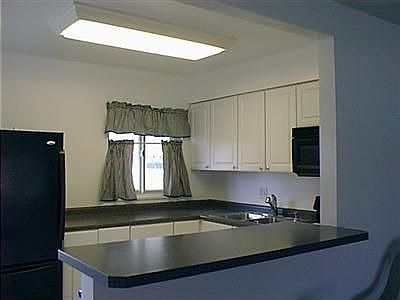 4th image of 384 Murchison Ln