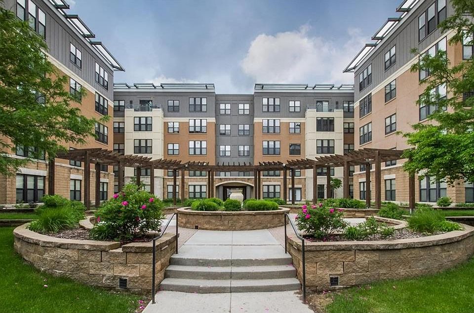 1st image of 118 Water St APT 325