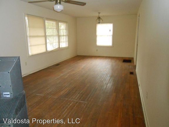 2nd image of 2305 University Dr