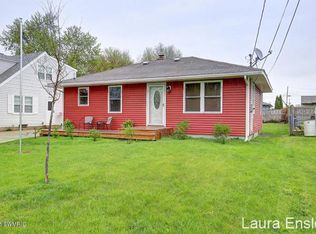 4034 Lester Dr NE, Grand Rapids, MI 49525