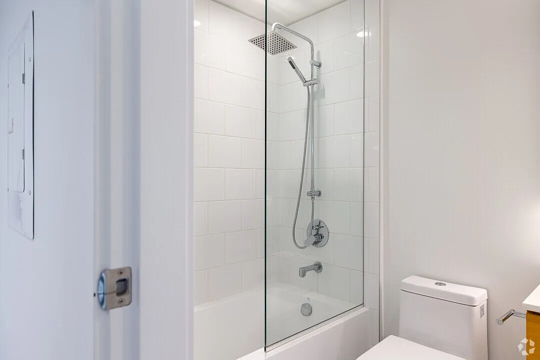 1188 Bidwell Street Vancouver — Photo 2