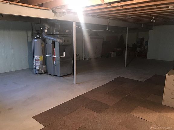 2nd image of 48471 Rosewood Ln