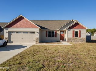 116 Sonia Dr, Hubert, NC 28539