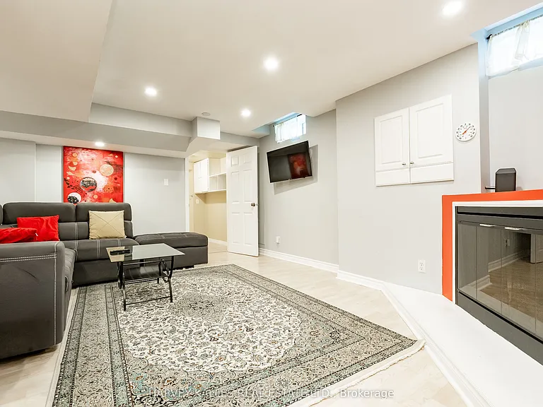 68 Nantucket Dr #BASEMENT — Photo 4