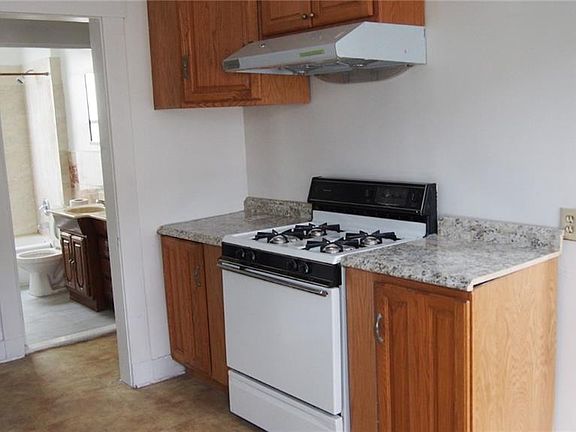 4th image of 239 Forbes Ave #1