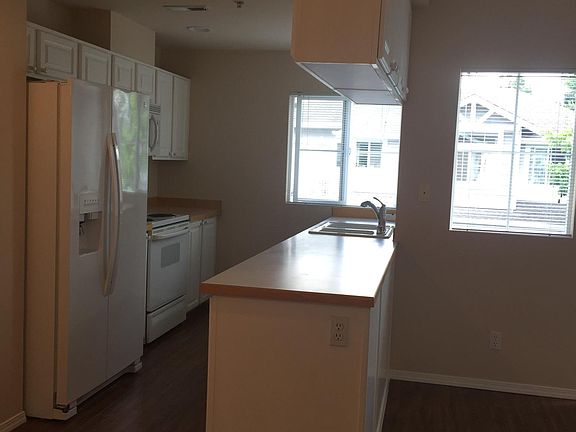5th image of 23758 SE Summerhill Ln #3-4