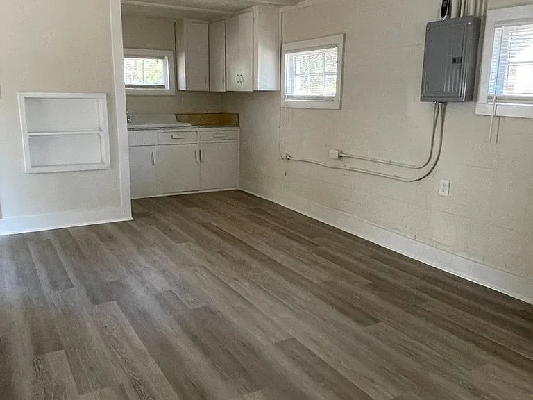 2062 Prince Ave — Photo 7