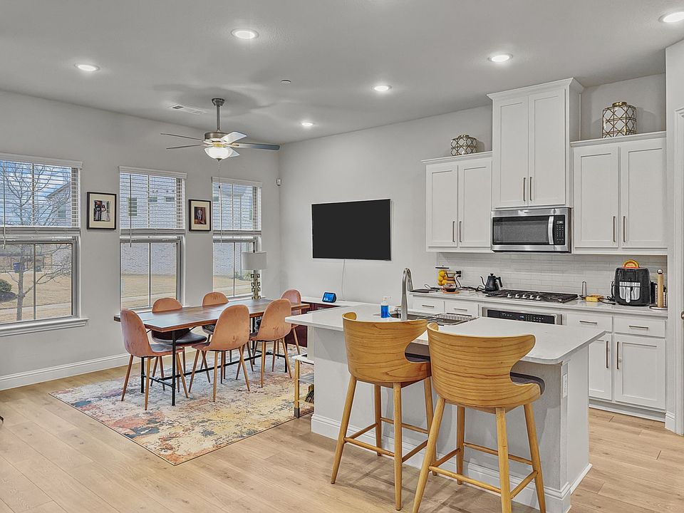 1st image of 4636 Piedras Lanzar Dr