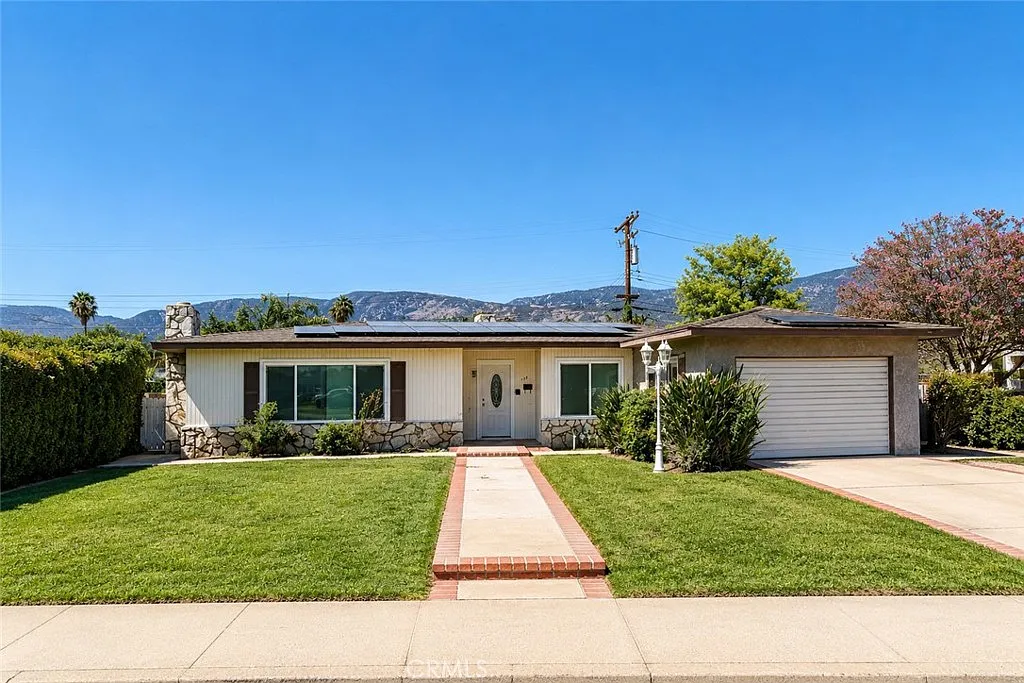 3 bed, 1997 sqft, $3,000 — Photo 1