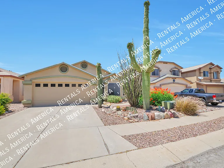 7620 S Trumpet Vine Ave — Photo 1