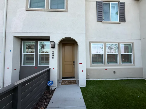8695 Barbados Ln, Santee, CA 92071