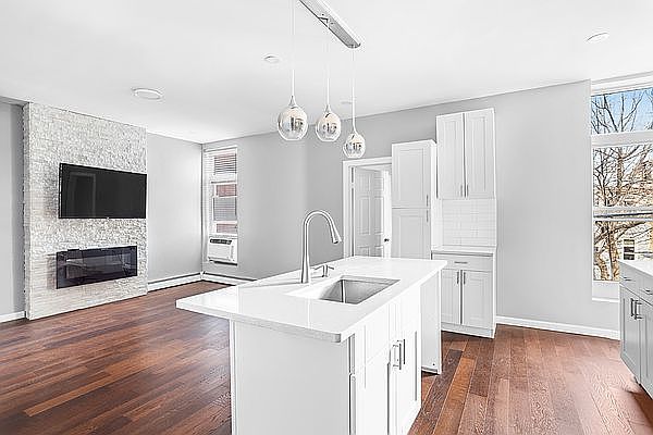 1st image of 327 Sumpter St APT 2